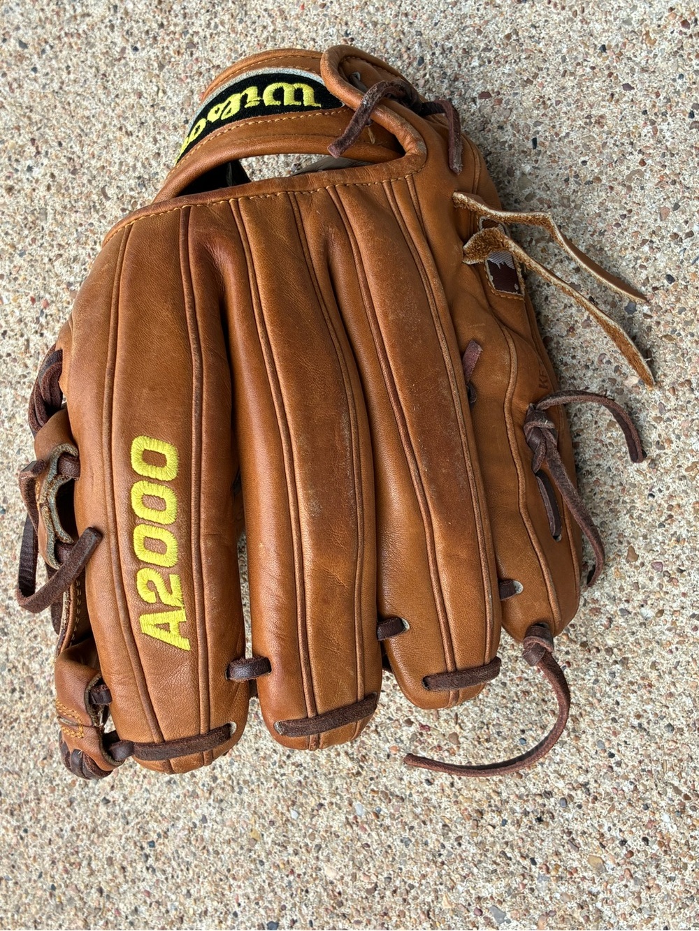 Wilson A2000 Brown Leather Baseball Glove 11.5”